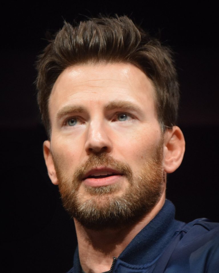 Chris Evans at a public event